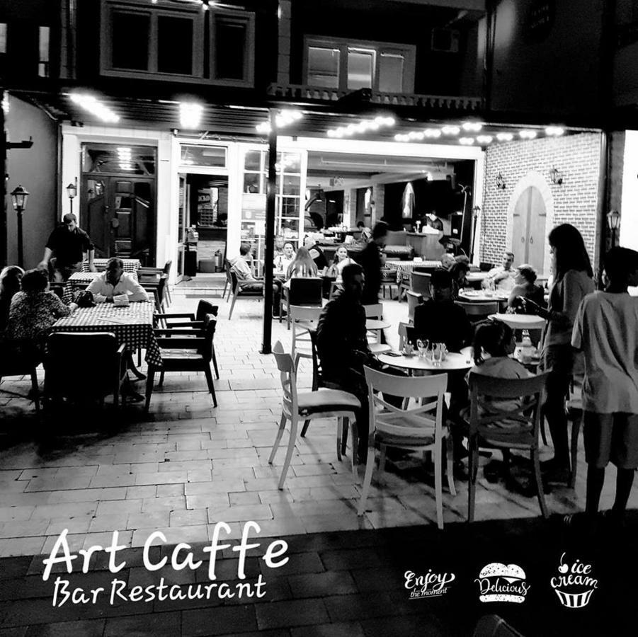 Art Theatre Caffe Hotel Struga Exterior foto